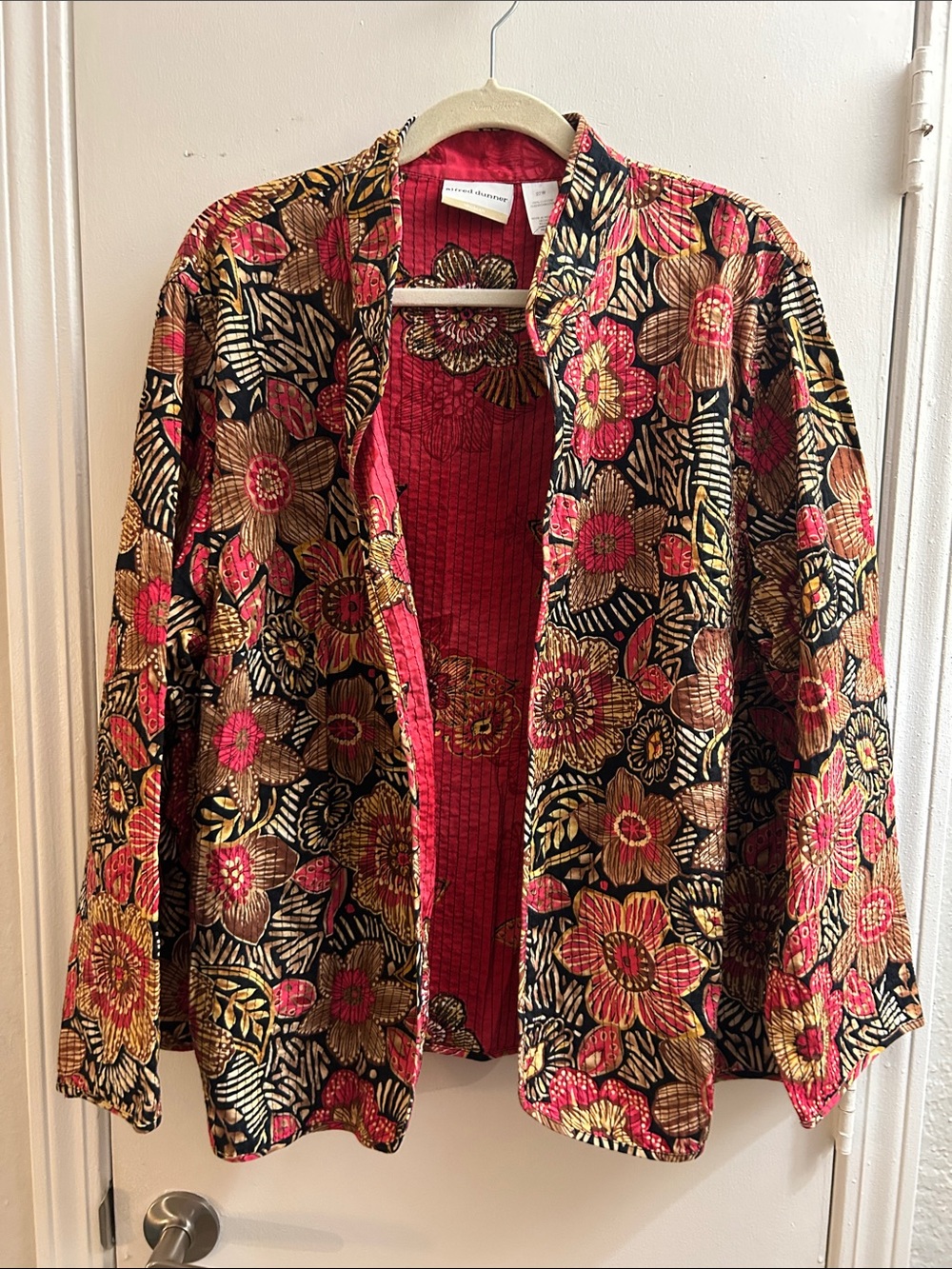 Alfred Dunner Floral Quilted Jacket in Black, Pink & Gold
